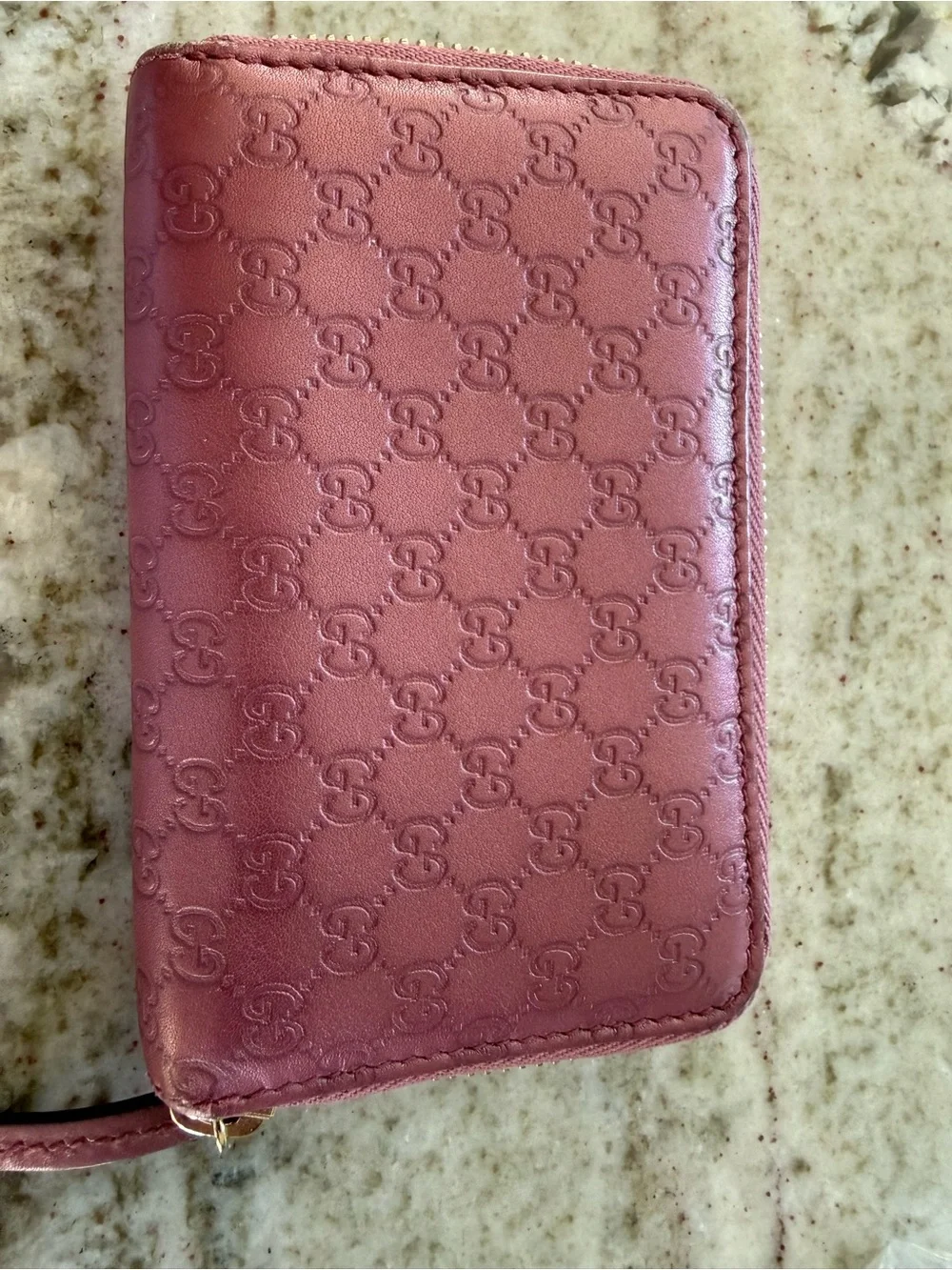 *** SOLD***Gucci Mauve Embossed GG Zip-Around Wallet EUC - Picture 2 of 6
